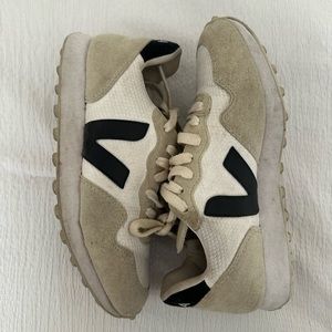 Veja Sneakers